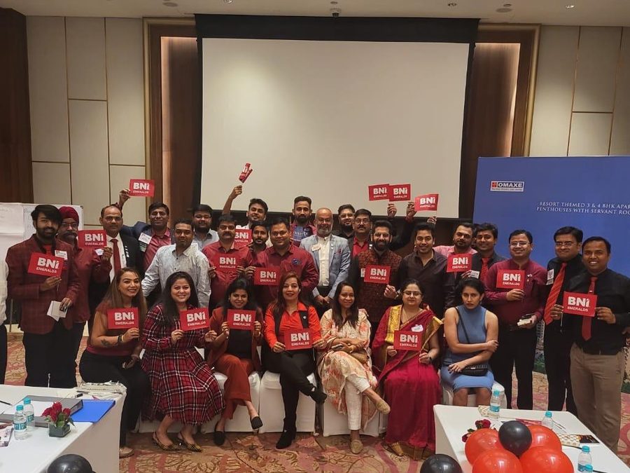 Group photo with BNI Lucknow business owners after a corporate training session